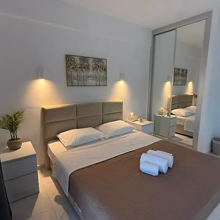 Apartman Palatino 1-bedroom Near *